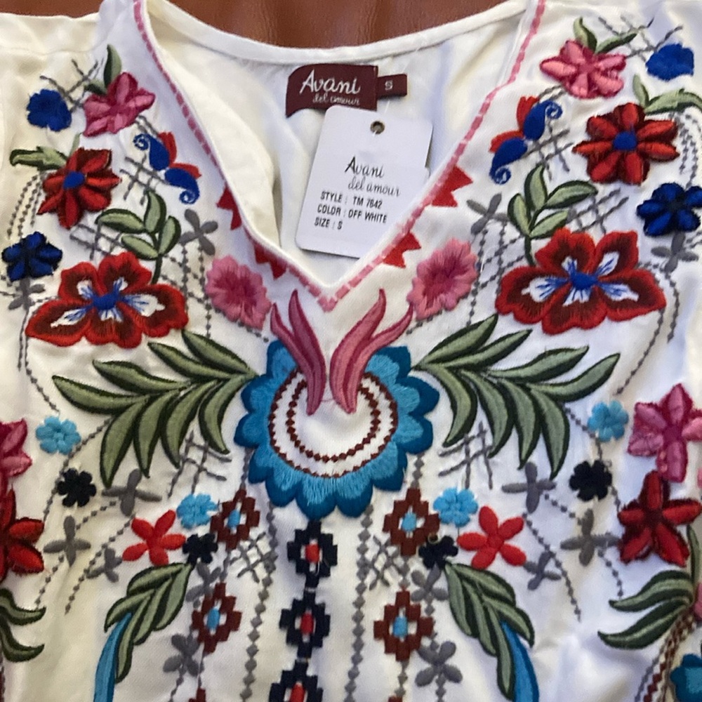 White and Floral Embroidered 3/4 Sleeve Tunic